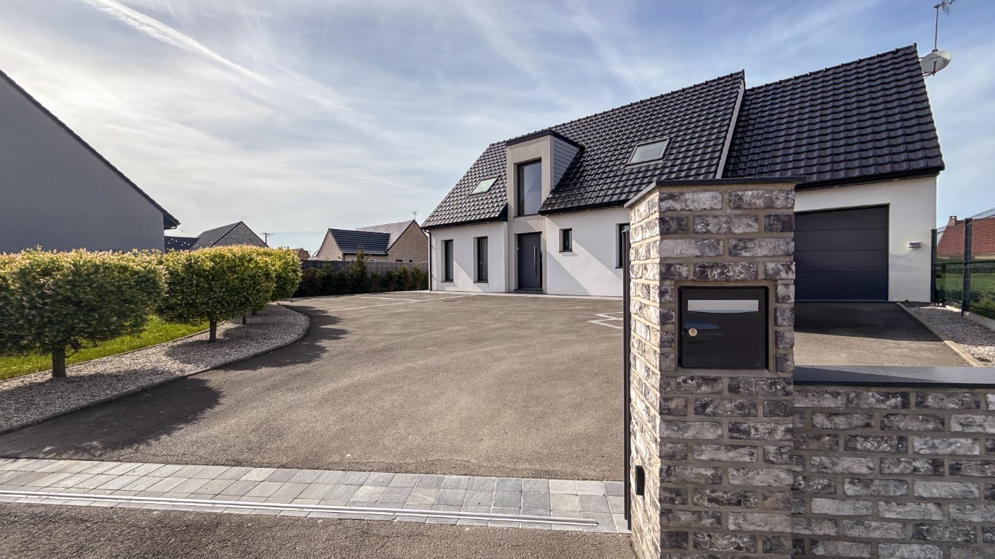 Maison contemporaine A VENDRE - SALPERWICK - 153 m2 - 425000€
