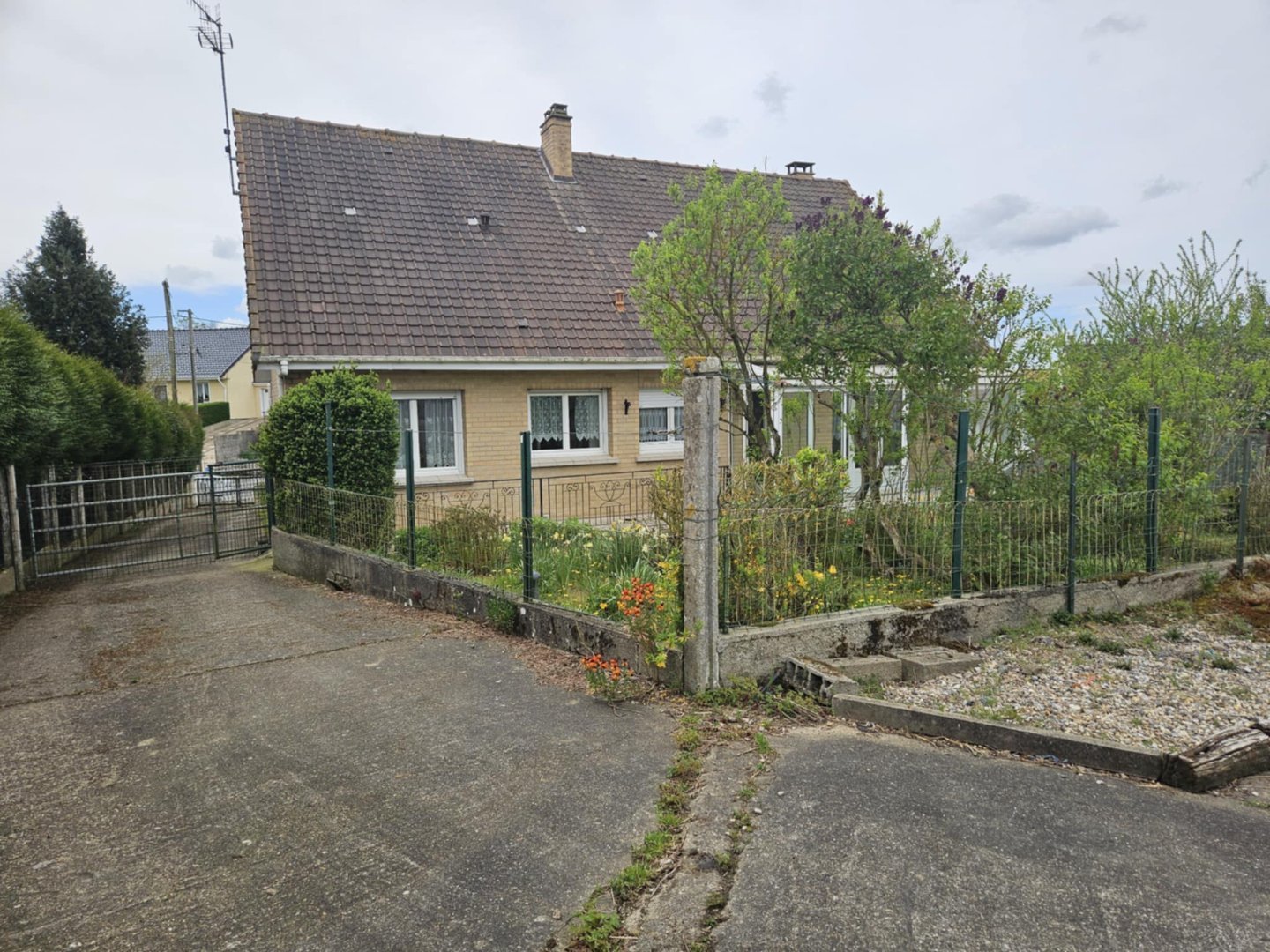 MAISON INDIVIDUELLE SEMI PLAIN PIED - QUELMES - 104.31 m2 - VENDU