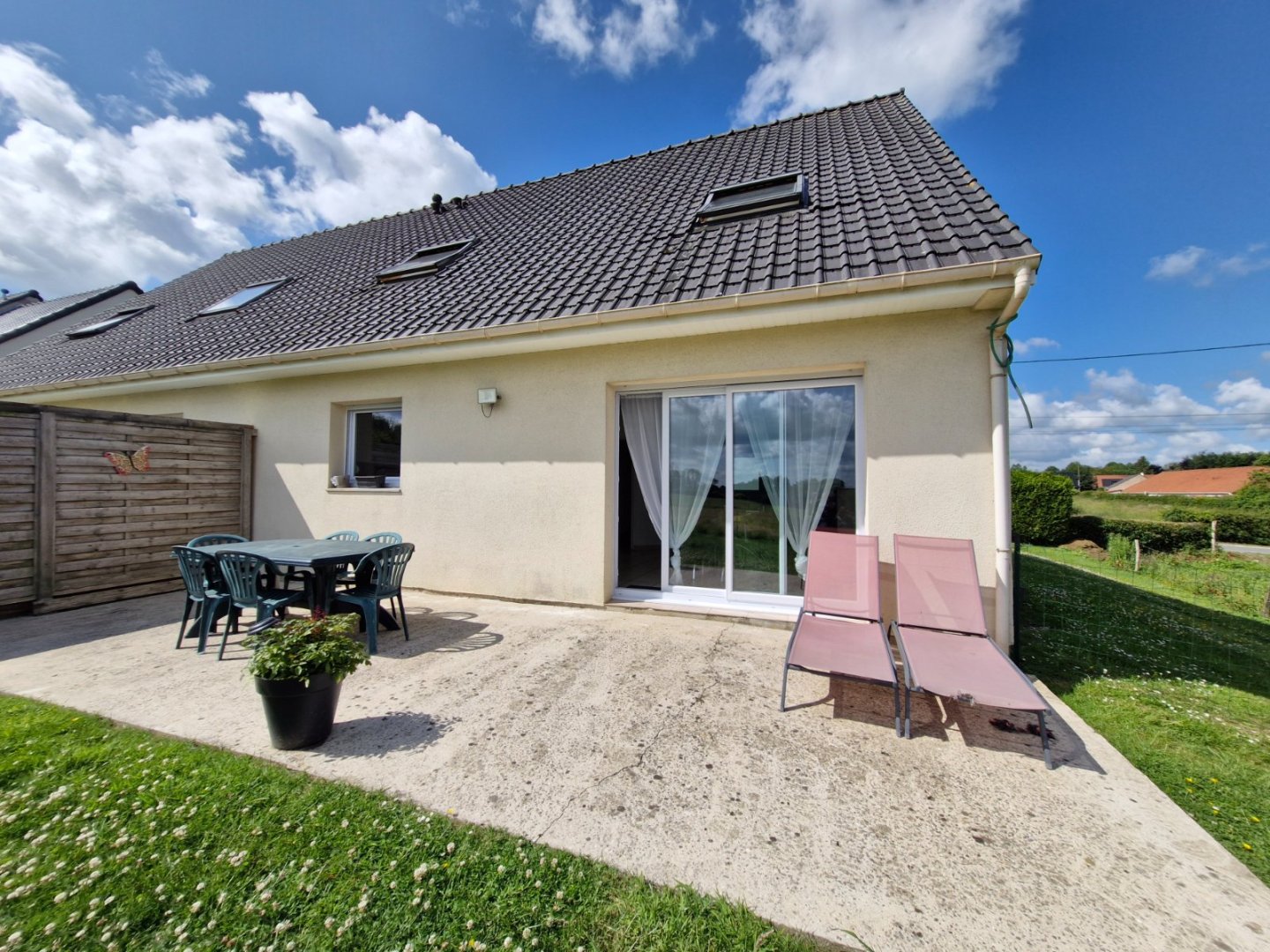 Maison semi individuelle A VENDRE - LEDINGHEM - 94 m2 - 176000€