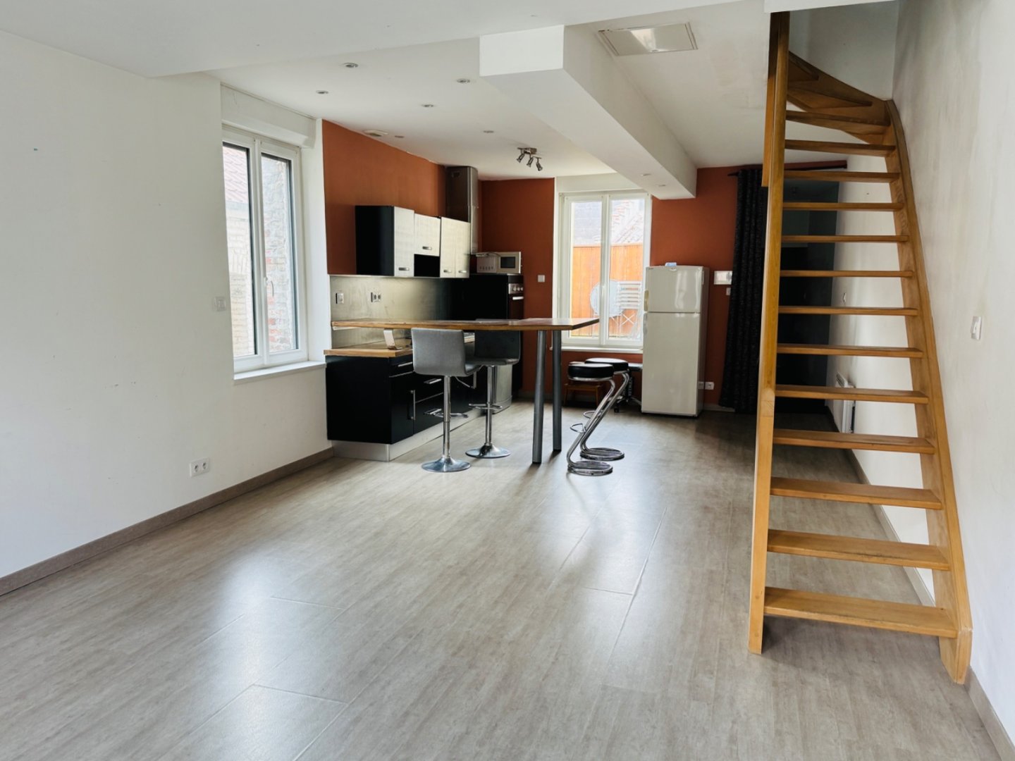 Local commercial + Appartement A VENDRE - LILLERS - 150 m2 - 147000€