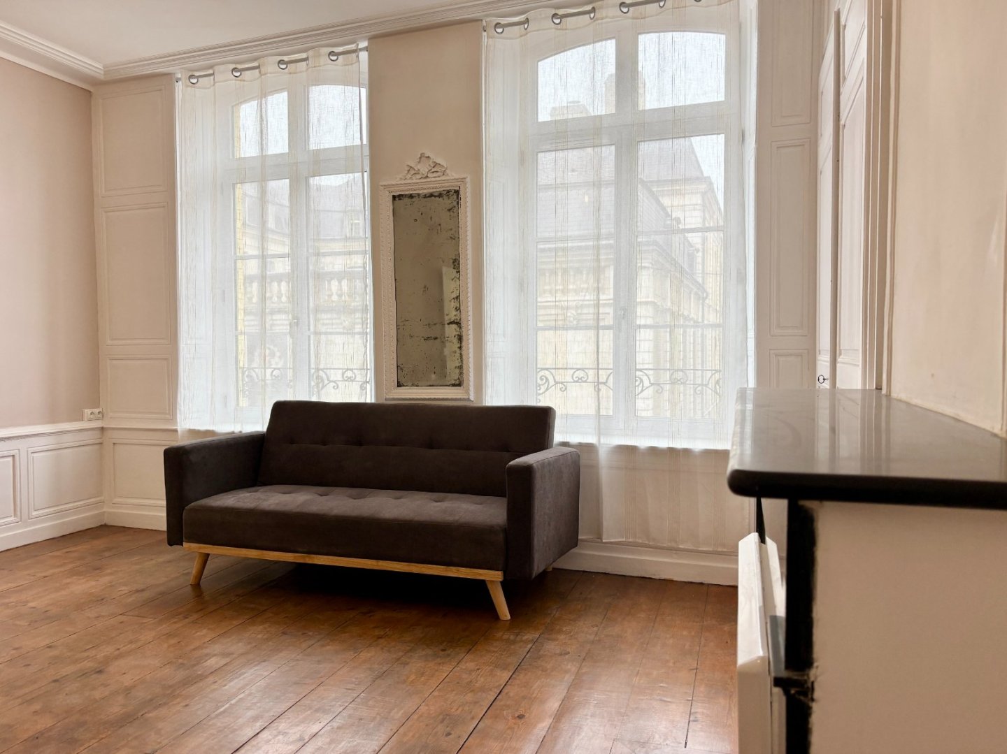 APPARTEMENT T4 A LOUER - ST OMER - 141 m2 - 840 € charges comprises par mois