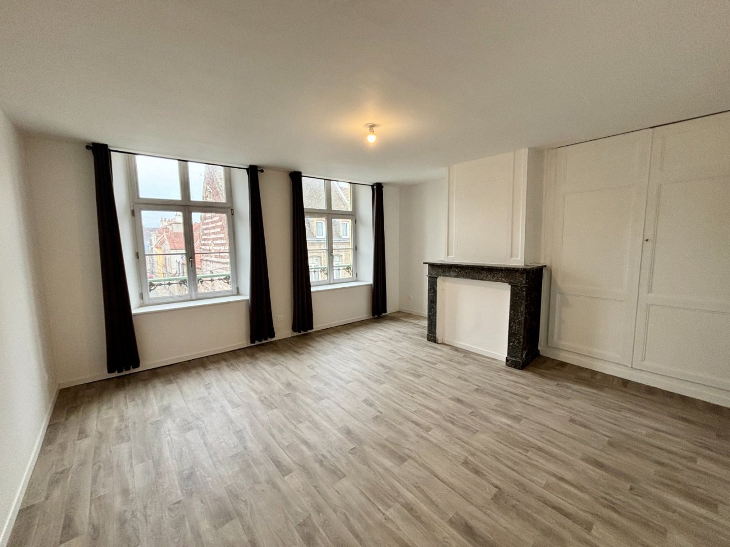 APPARTEMENT T4 A LOUER - ST OMER - 141 m2 - 840 € charges comprises par mois