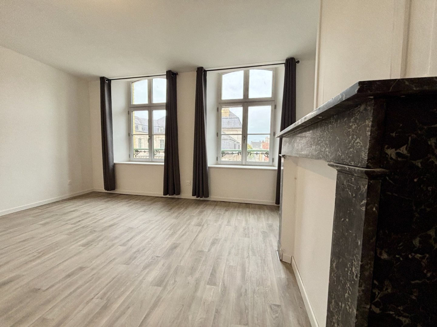 APPARTEMENT T4 A LOUER - ST OMER - 141 m2 - 840 € charges comprises par mois