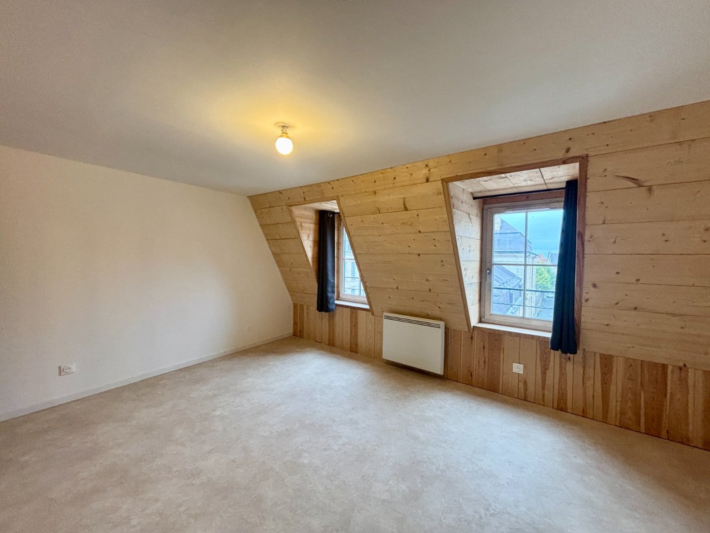 APPARTEMENT T4 A LOUER - ST OMER - 141 m2 - 840 € charges comprises par mois