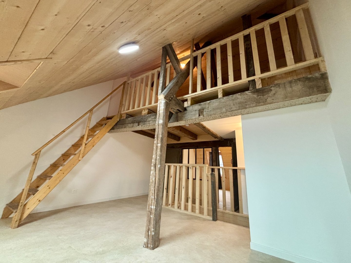 APPARTEMENT T4 A LOUER - ST OMER - 141 m2 - 840 € charges comprises par mois